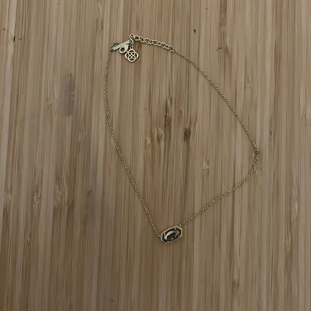 Kendra Scott necklace